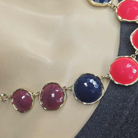 ARCYLLIC MULTI-COLORED STATEMENT NECKLACE - Picture 2 of 7